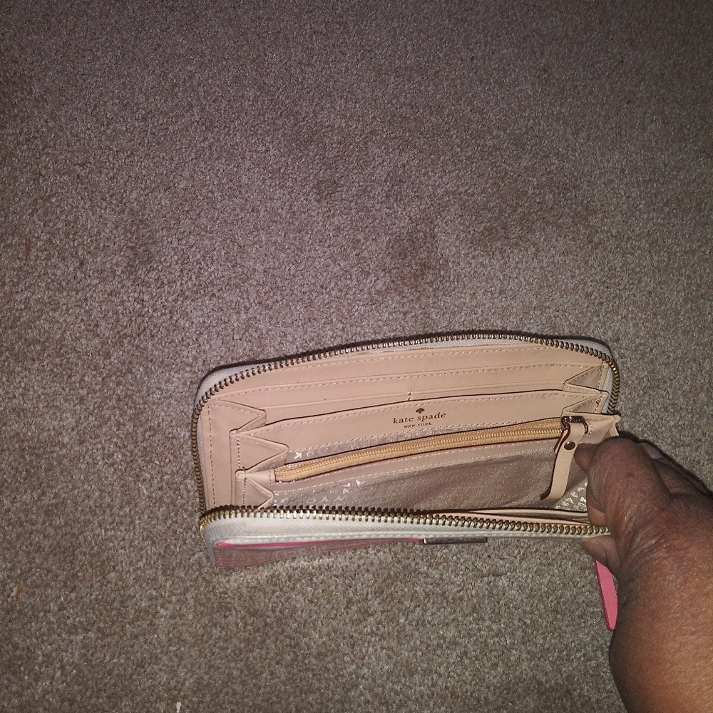 Kate Spade stripped wallet - Picture 4 of 4